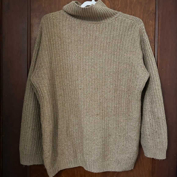 Aritzia TNA Tan Textured Mock Neck Chunky Sweater Size M - Picture 4 of 5